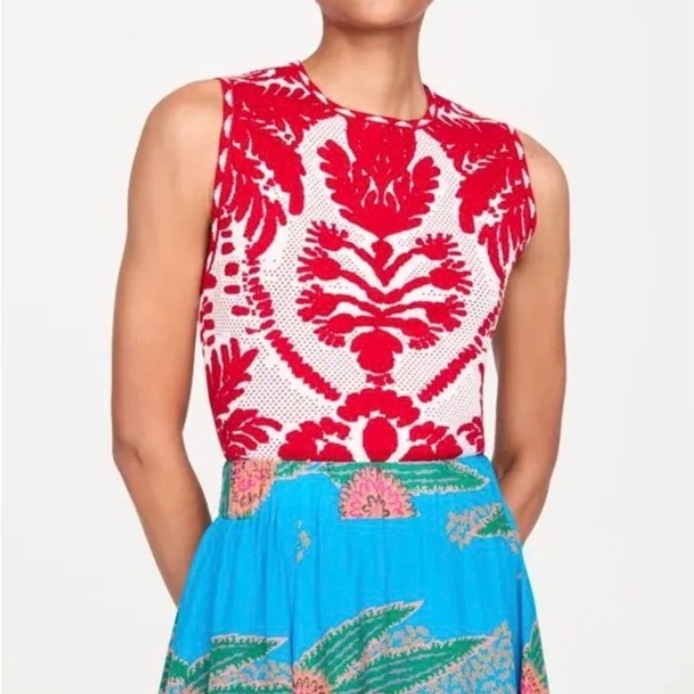 Marie Oliver Red and White Patterned Viscose Sweater Tank‎ Top size small